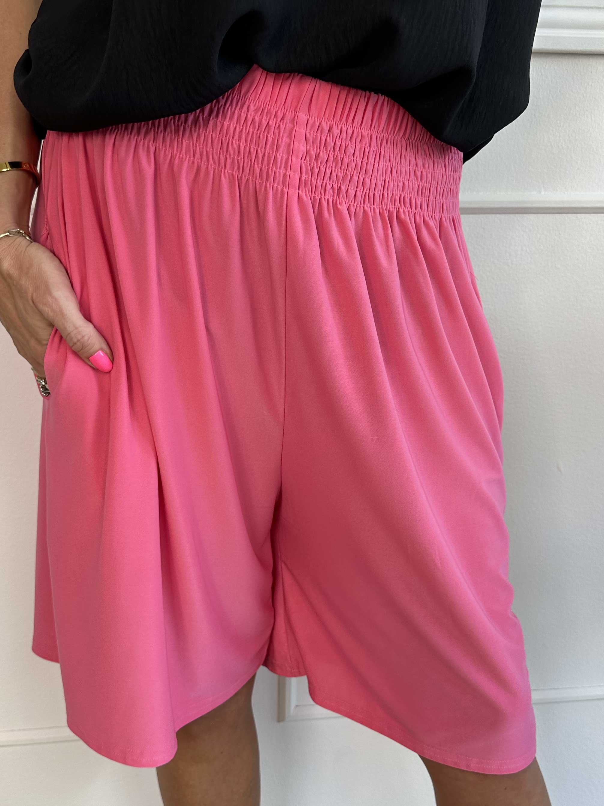 Pams Plain Short Knickers - Shorts i elastisk stof med elastikkant